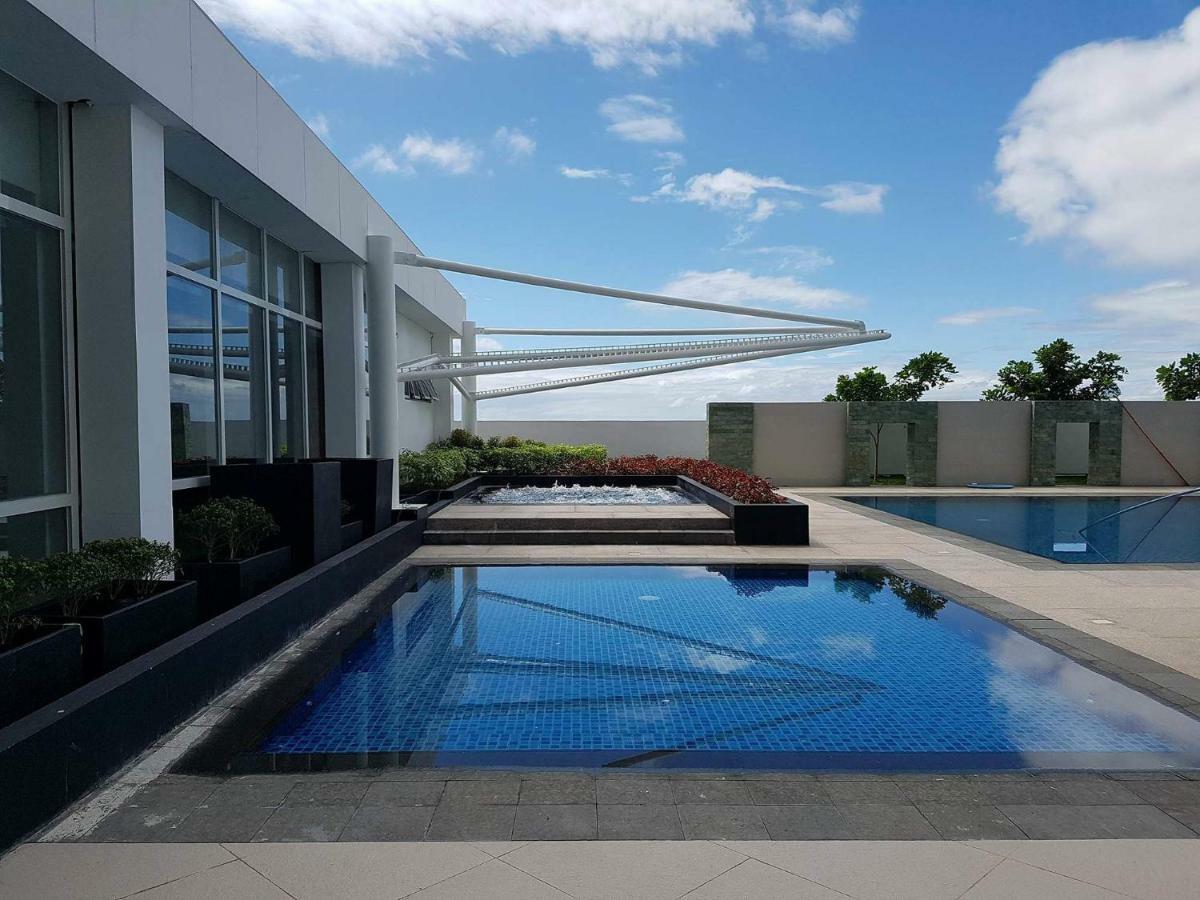 Apartment Sea View At Mactan Newtown Lapu-Lapu City Buitenkant foto